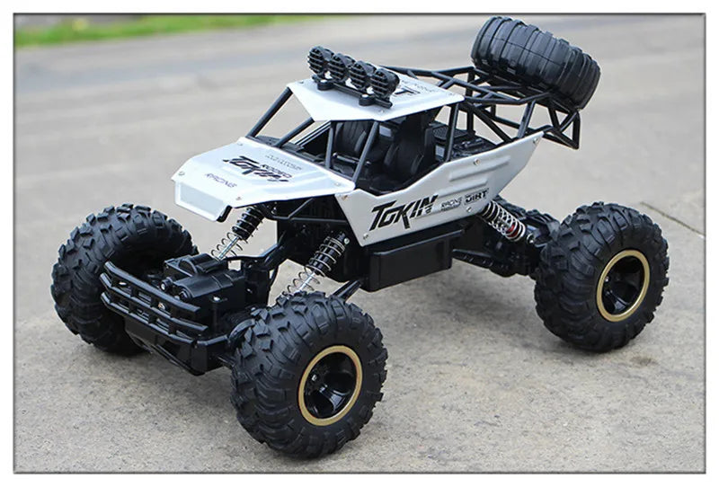 Nya 4WD RC-bilar terrängfjärrkontroll Buggy Truck Racing Drift med LED-ljus RTR-fordon för barnleksakspresenter