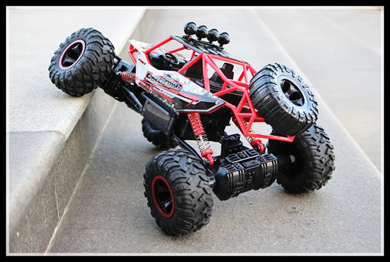 Nya 4WD RC-bilar terrängfjärrkontroll Buggy Truck Racing Drift med LED-ljus RTR-fordon för barnleksakspresenter