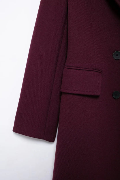 Elegant Burgundy ullkappa med vändkrage och dubbelknäppt design