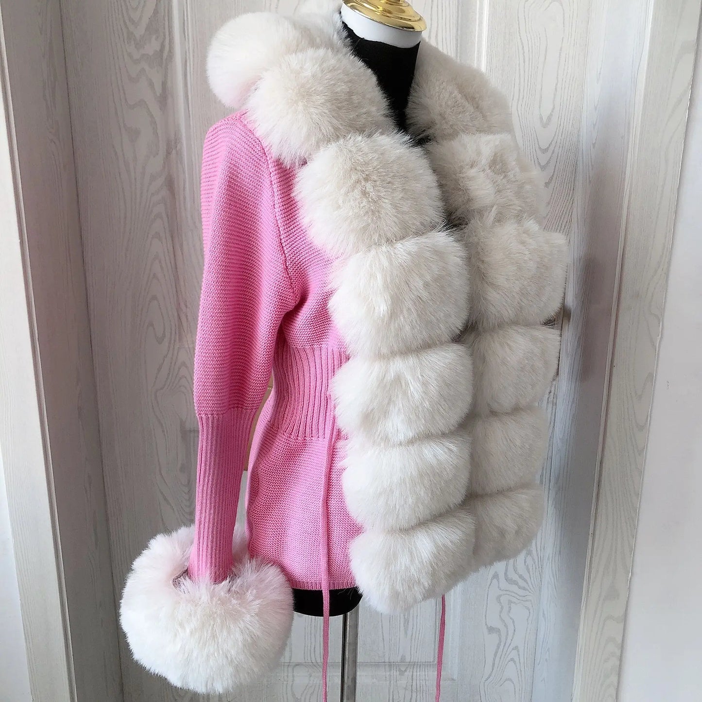 Women's Cropped Knit Cardigan with Faux Fur Collar