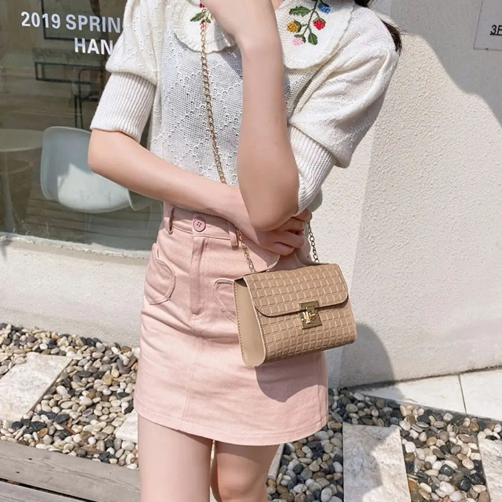 Fashion Mini Handbag: Solid Color, Casual Chain Shoulder Pouch