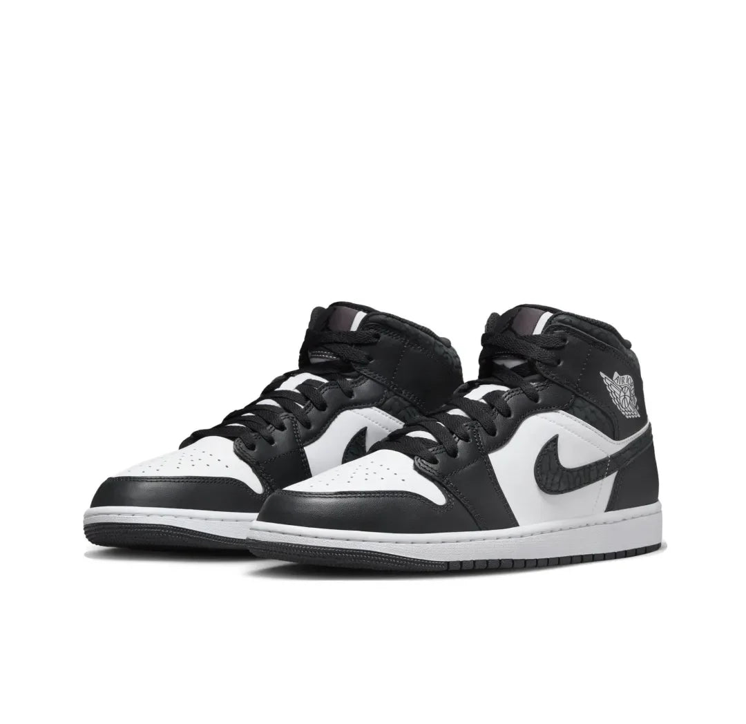 Nike Air Jordan 1  Medium Cut Basketball Shoes