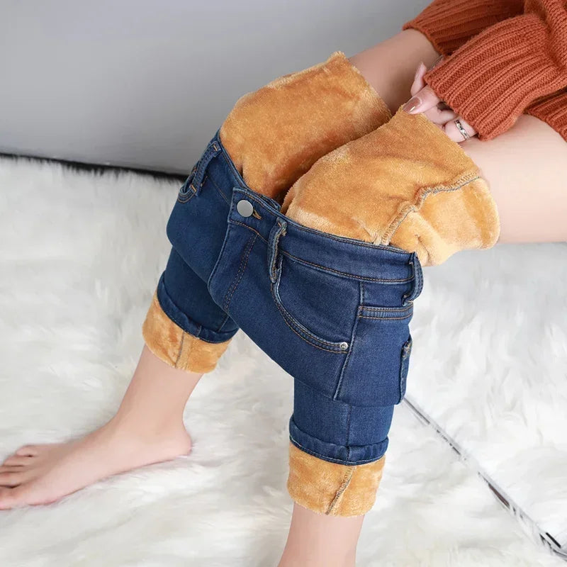 ZOENOVA Kvinnor Tjock sammetsjeans Fleece Varmt koreanskt Mode Hög midja Skinny Elastiska Byxor Jean Casual Legging Vinter 2023