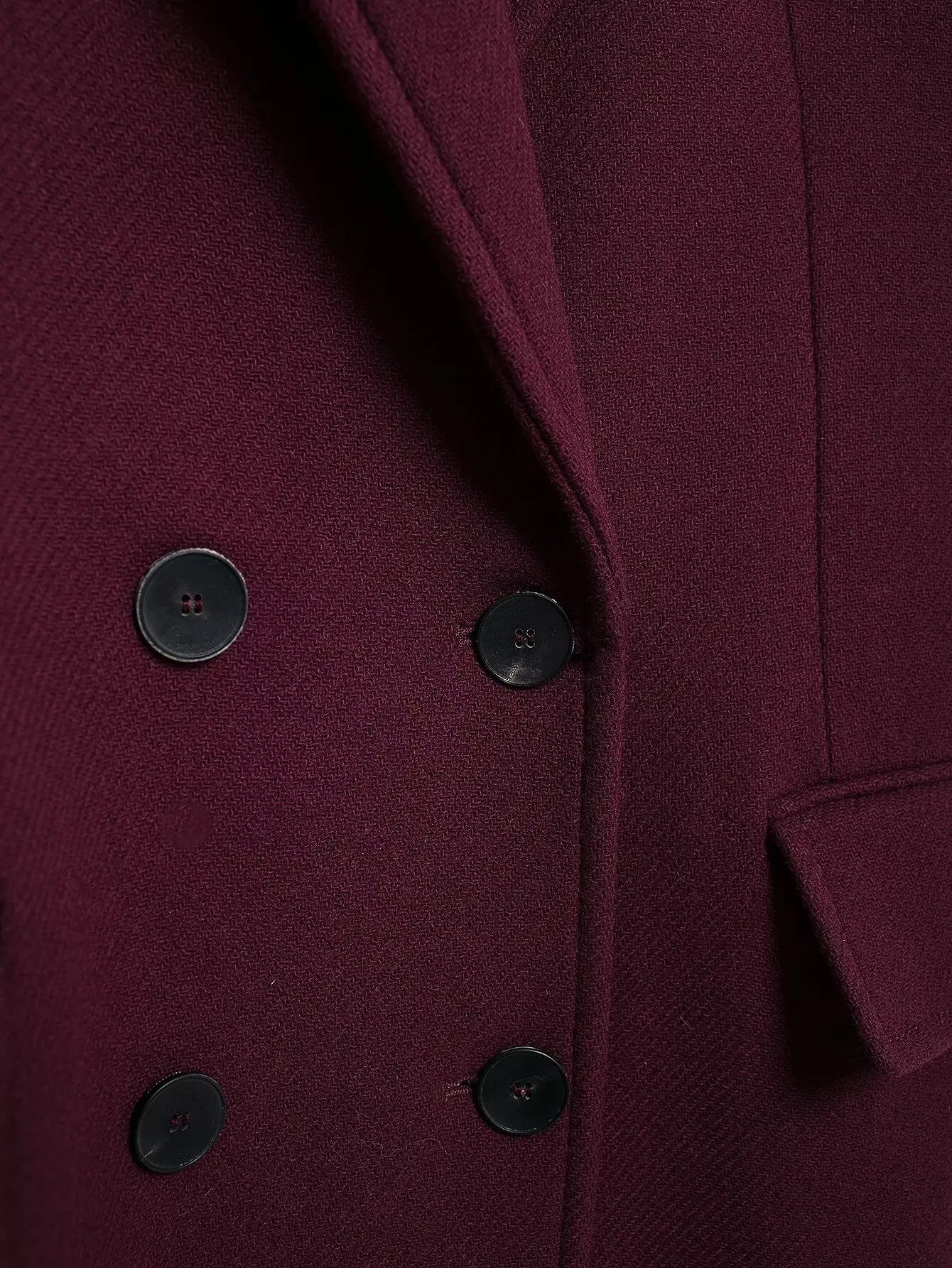 Elegant Burgundy ullkappa med vändkrage och dubbelknäppt design